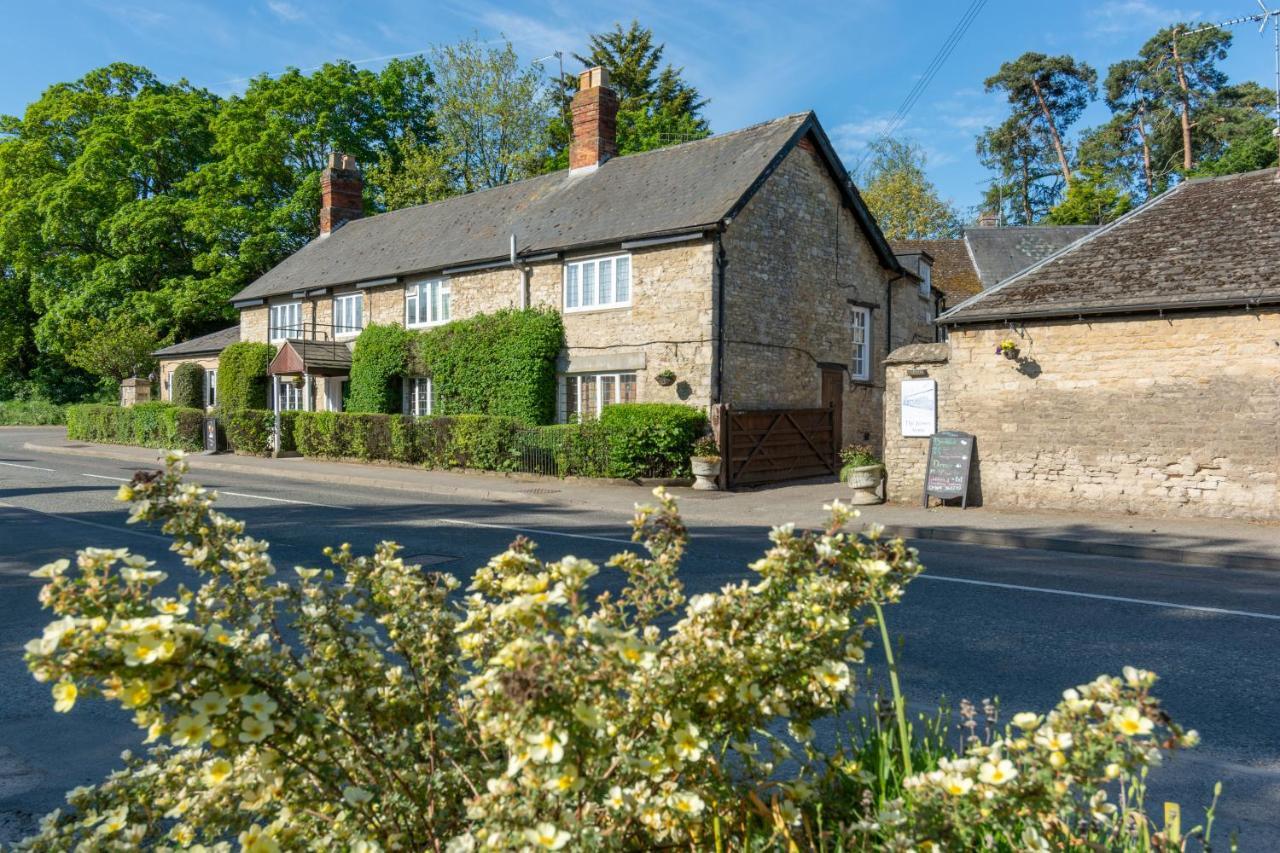 Jersey Arms Hotel Bicester Bagian luar foto