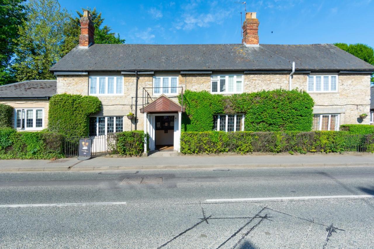 Jersey Arms Hotel Bicester Bagian luar foto