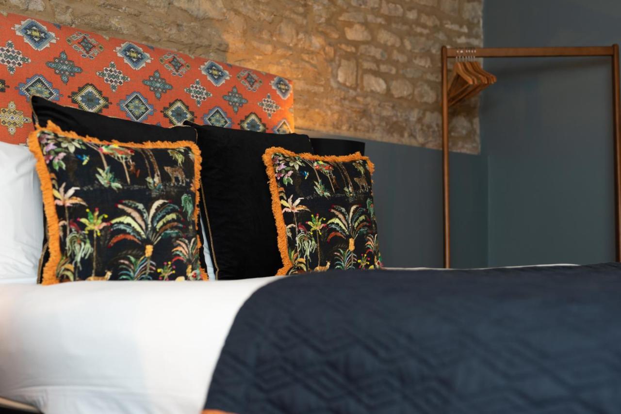 Jersey Arms Hotel Bicester Bagian luar foto