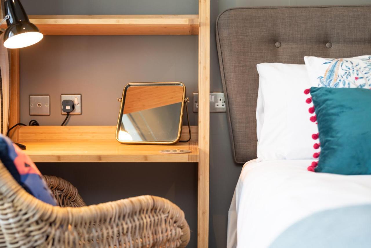 Jersey Arms Hotel Bicester Bagian luar foto