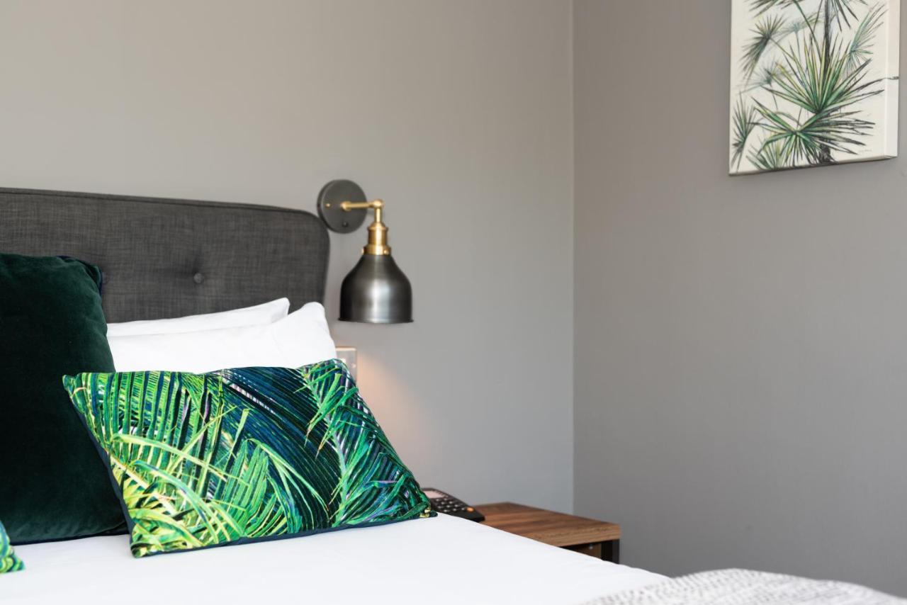 Jersey Arms Hotel Bicester Bagian luar foto