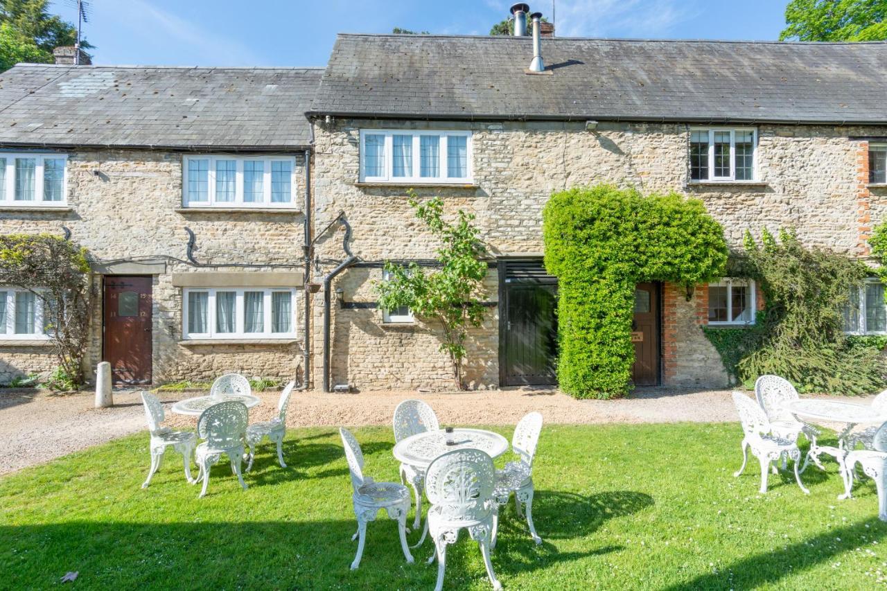 Jersey Arms Hotel Bicester Bagian luar foto