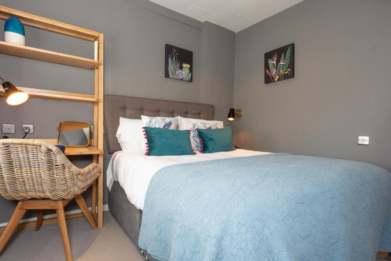 Jersey Arms Hotel Bicester Bagian luar foto