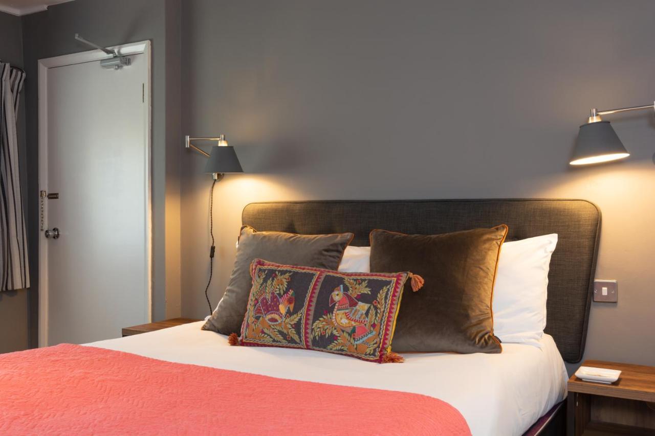 Jersey Arms Hotel Bicester Bagian luar foto