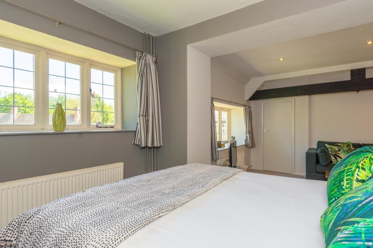 Jersey Arms Hotel Bicester Bagian luar foto