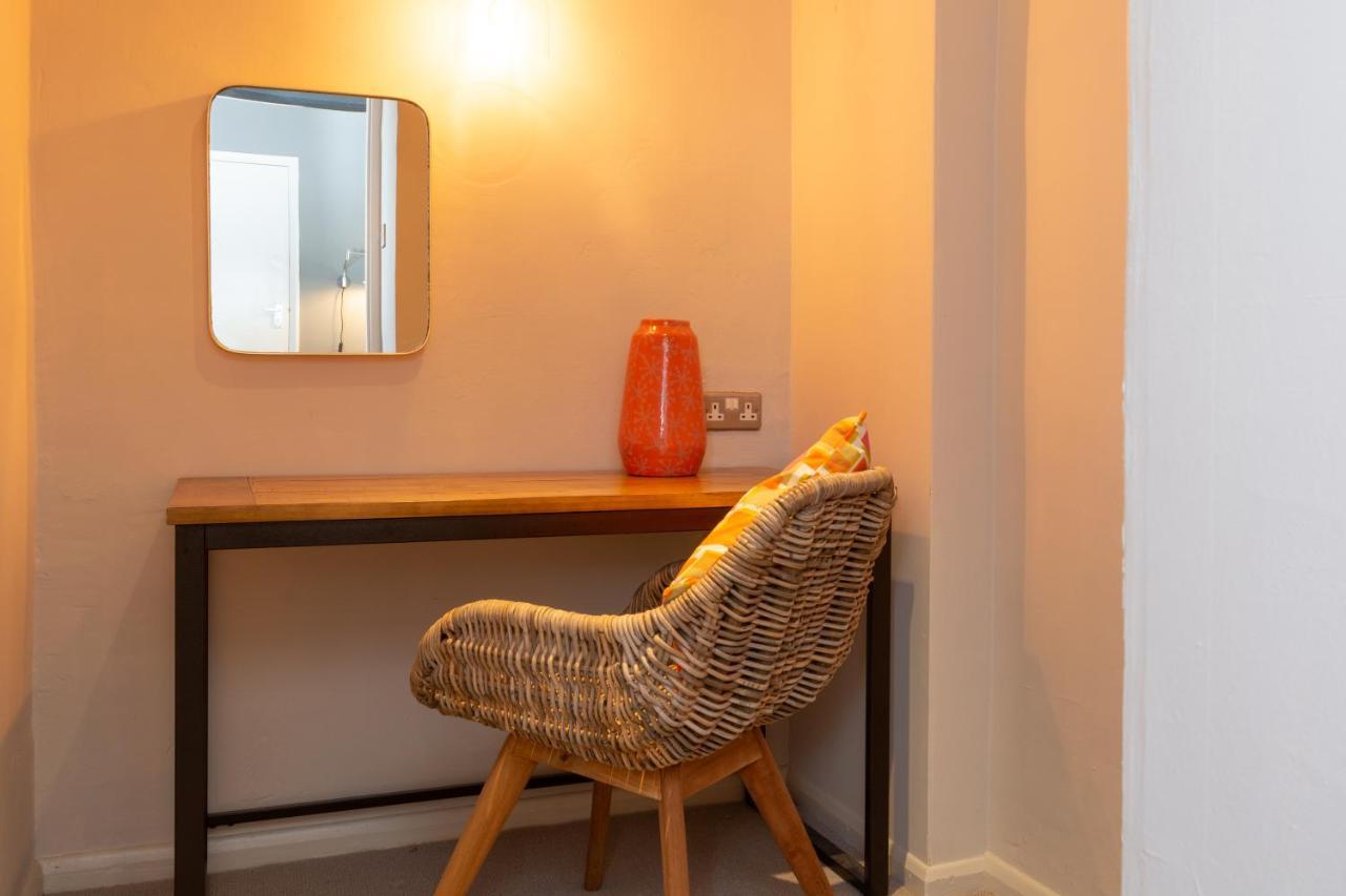 Jersey Arms Hotel Bicester Bagian luar foto