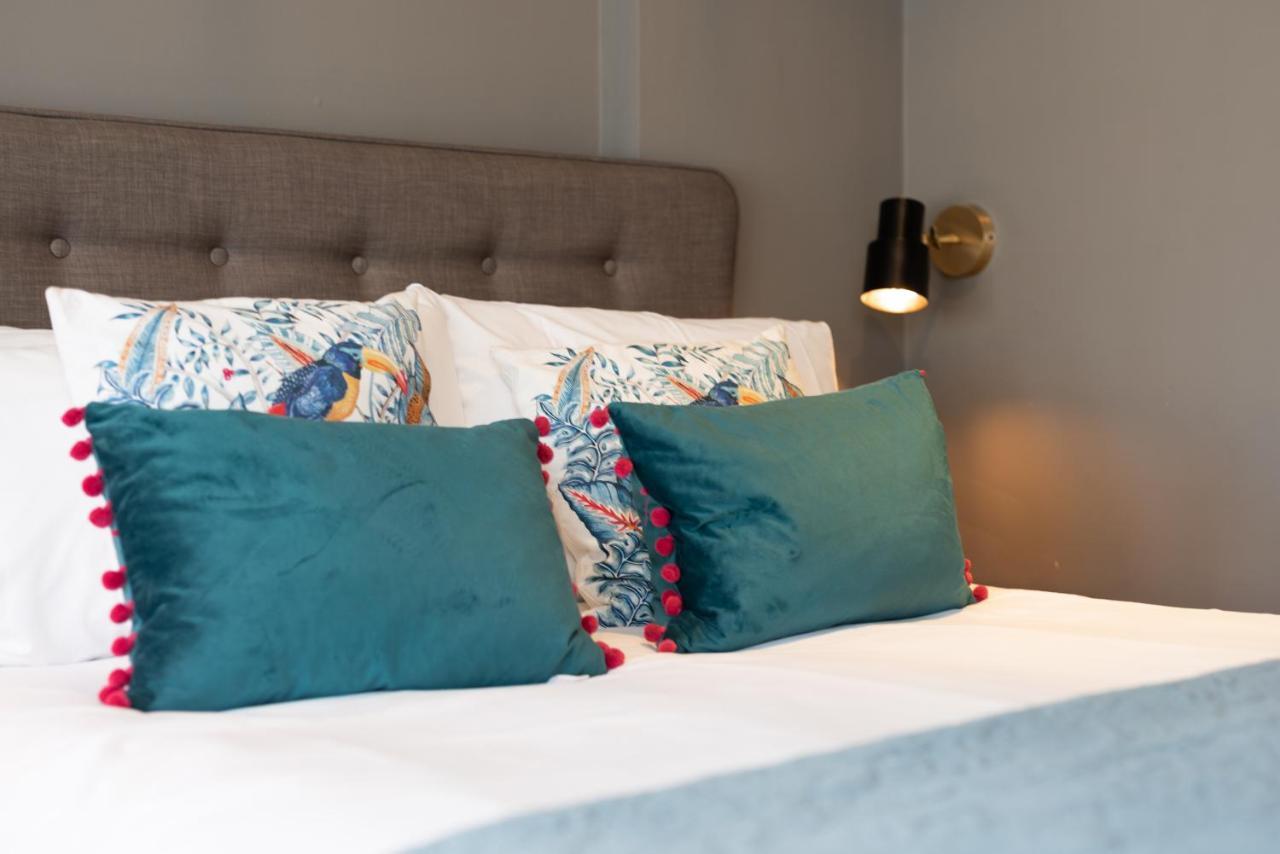 Jersey Arms Hotel Bicester Bagian luar foto