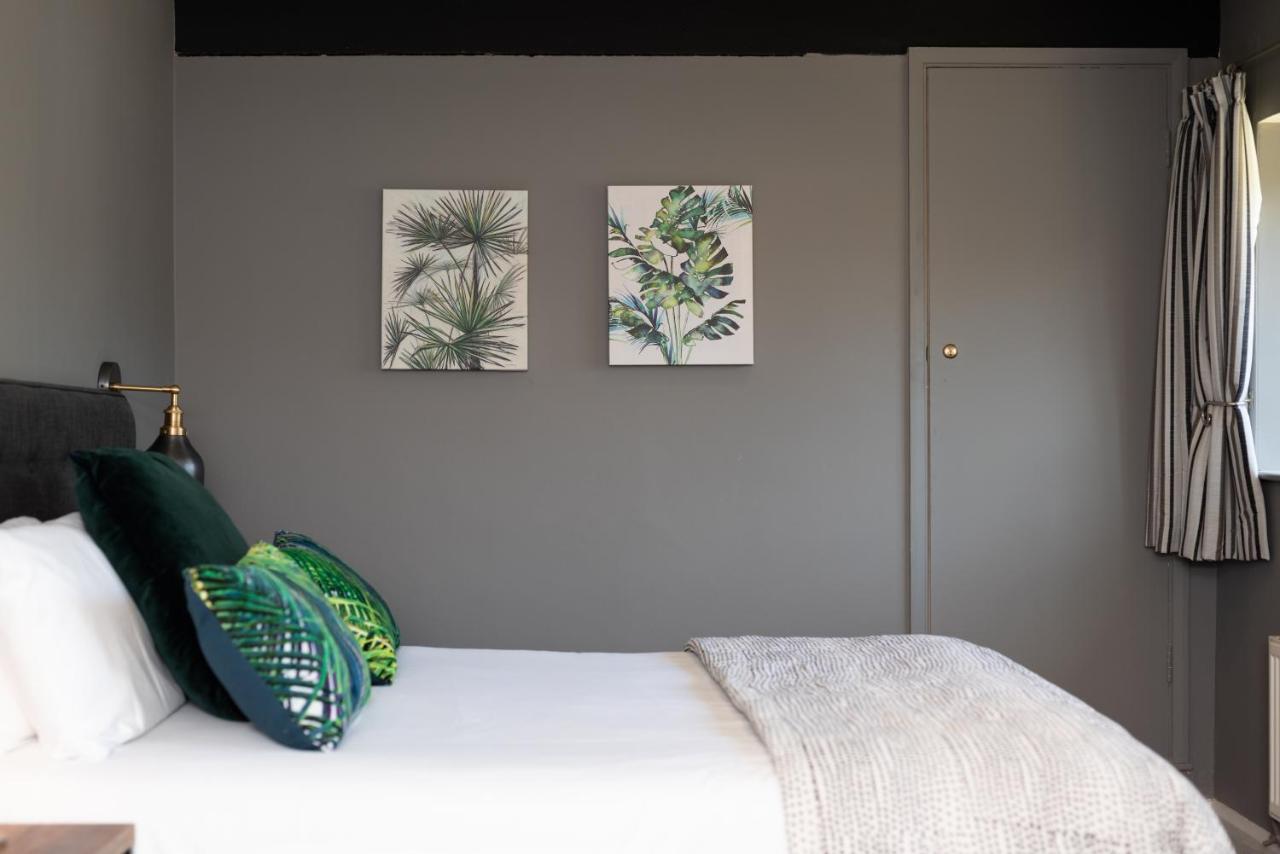 Jersey Arms Hotel Bicester Bagian luar foto